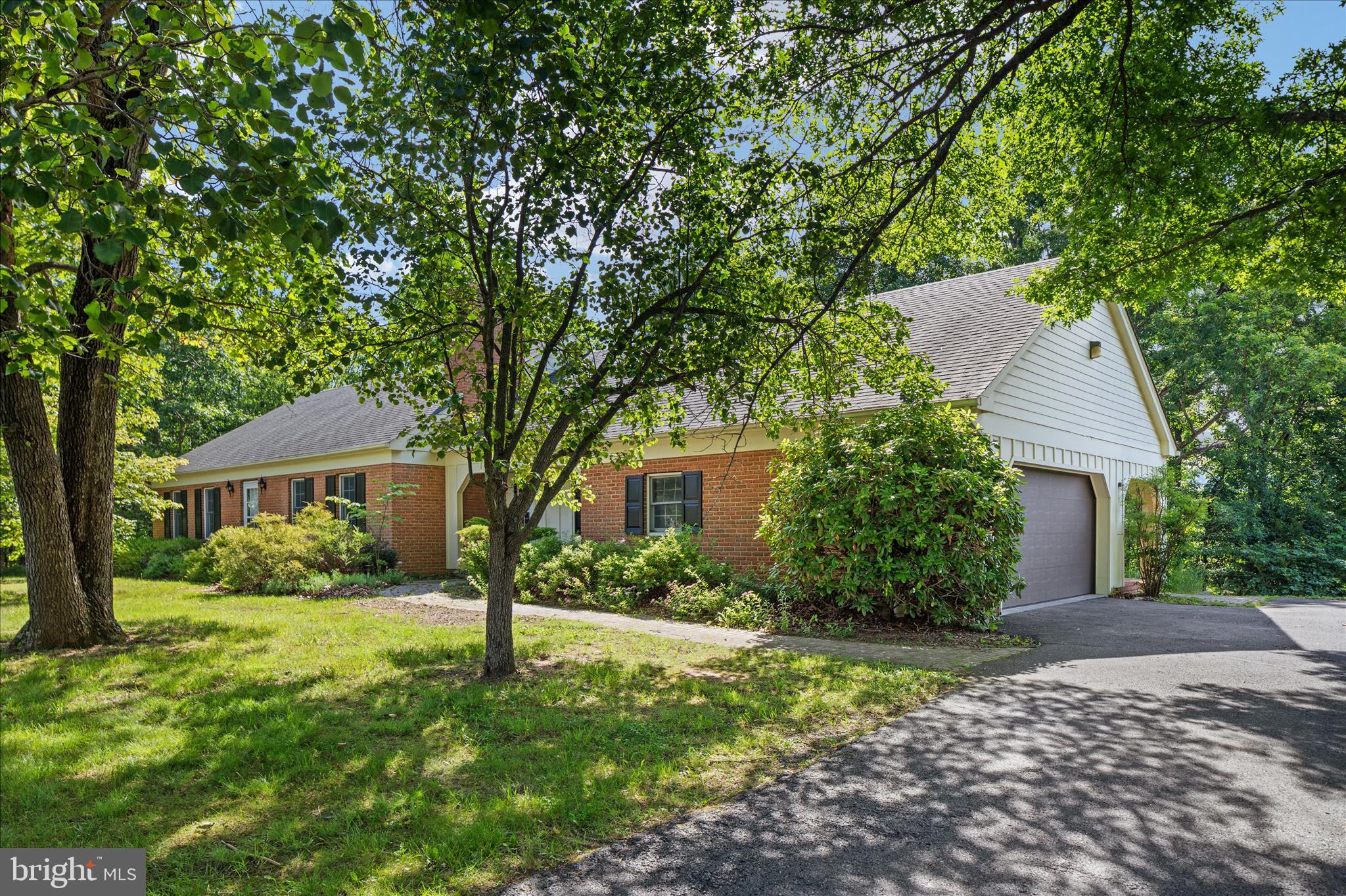 179 WOODRIDGE LANE