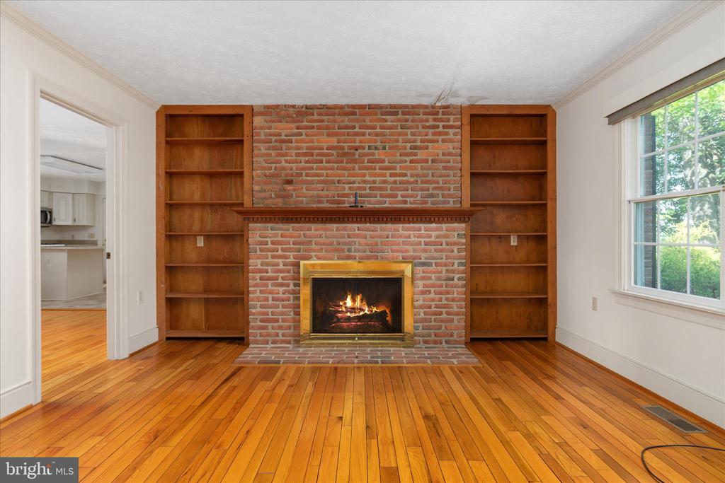 179 WOODRIDGE LANE