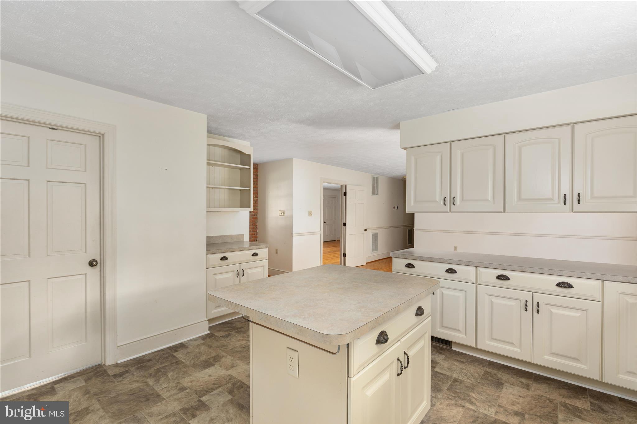 179 WOODRIDGE LANE