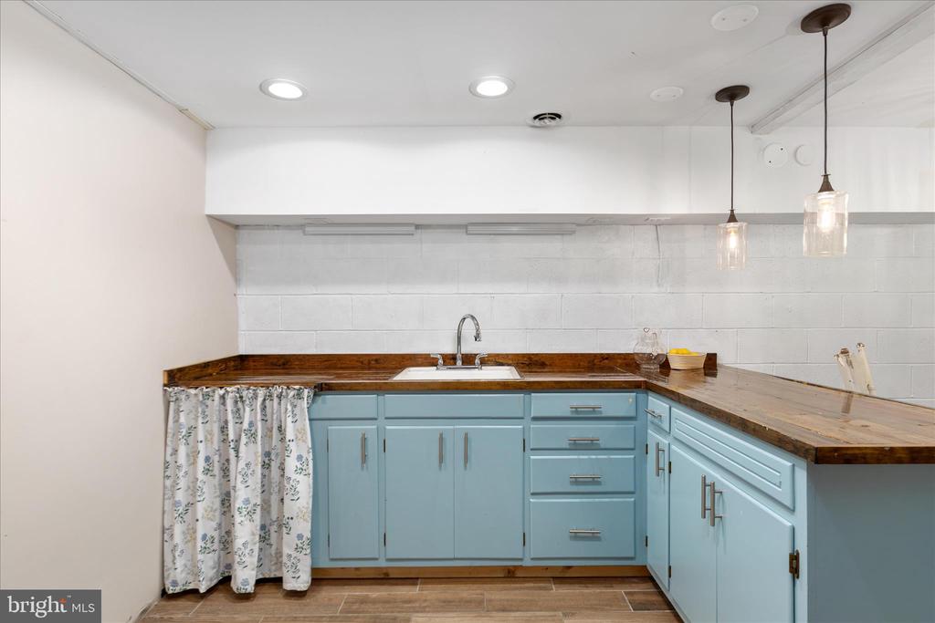 224 FREDERICKTOWNE DRIVE