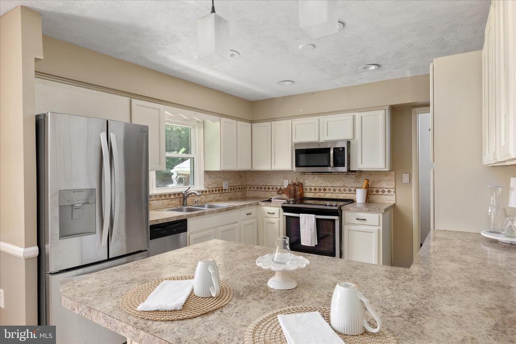 224 FREDERICKTOWNE DRIVE