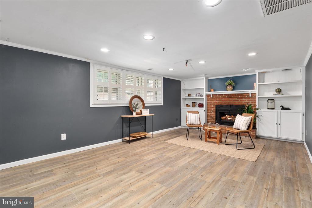224 FREDERICKTOWNE DRIVE