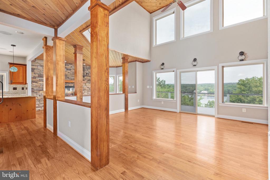 111 WATERSIDE LANE