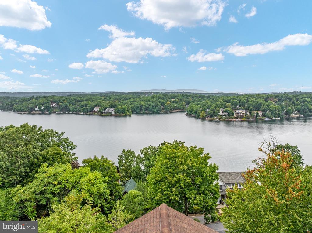 111 WATERSIDE LANE