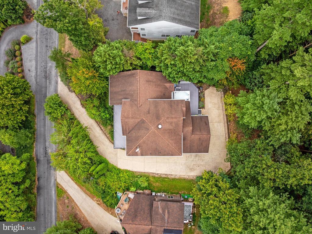 111 WATERSIDE LANE