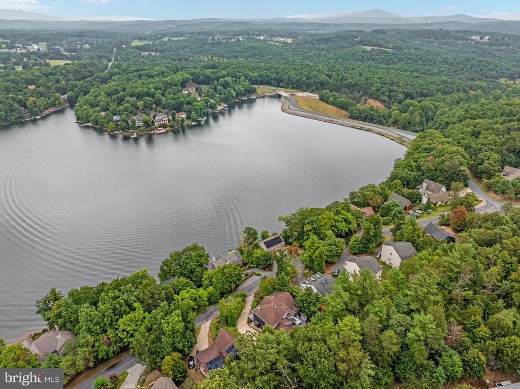 111 WATERSIDE LANE