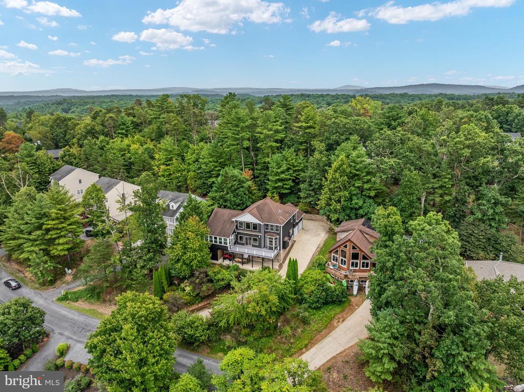 111 WATERSIDE LANE