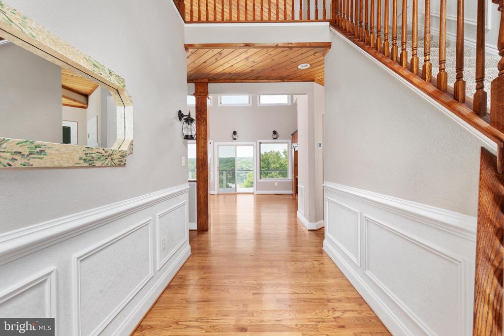 111 WATERSIDE LANE