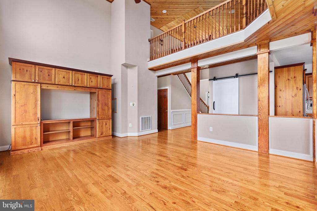 111 WATERSIDE LANE