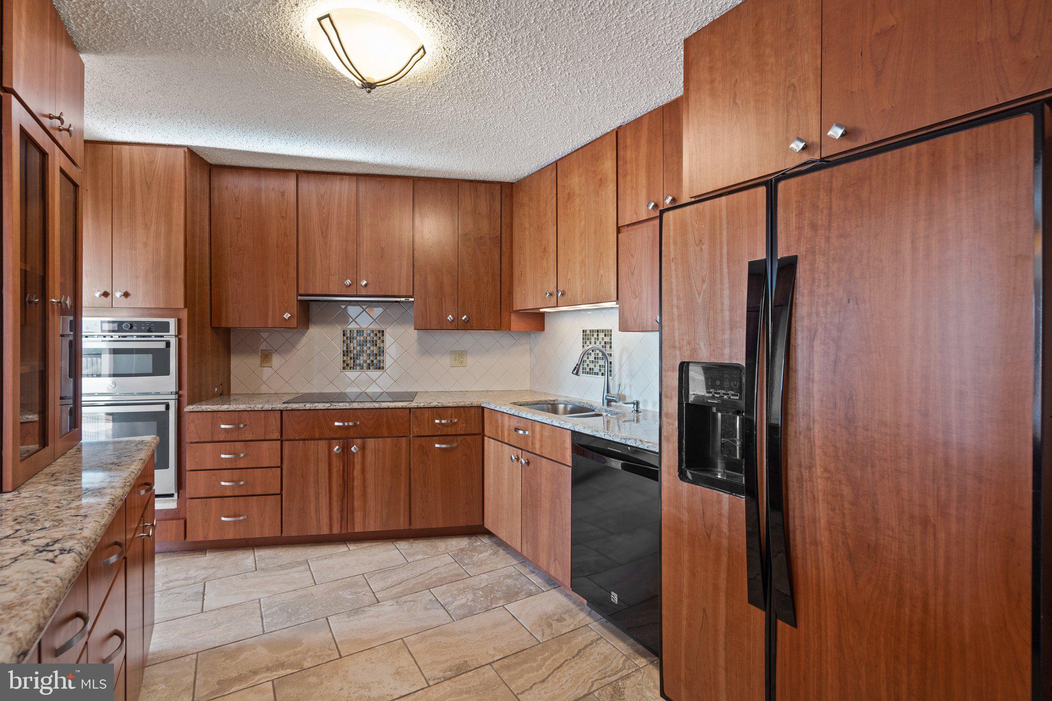 5904 Mount Eagle Dr #1514