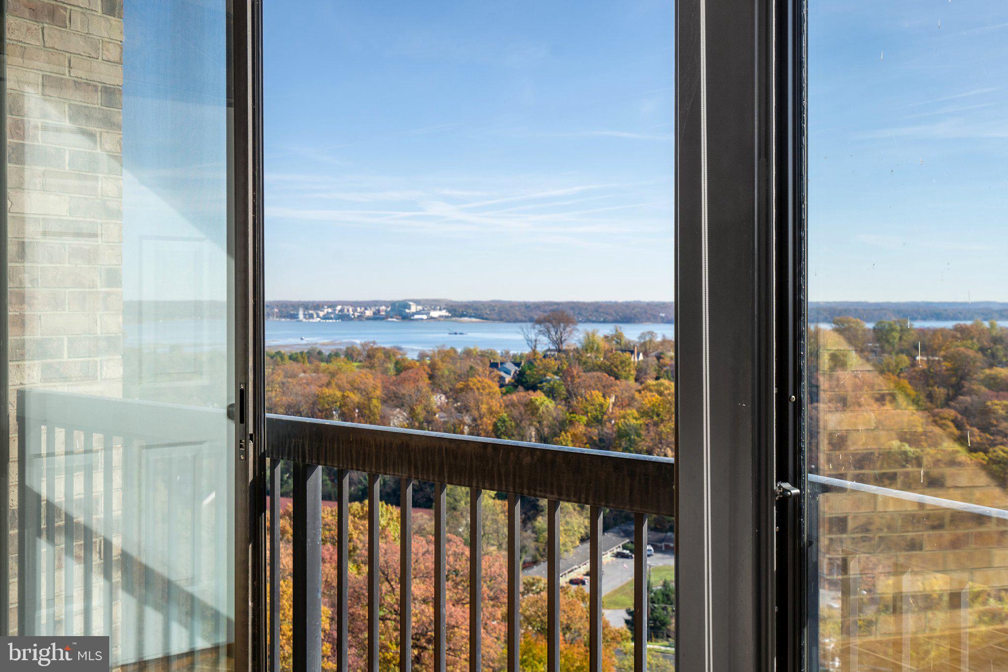 5904 Mount Eagle Dr #1514