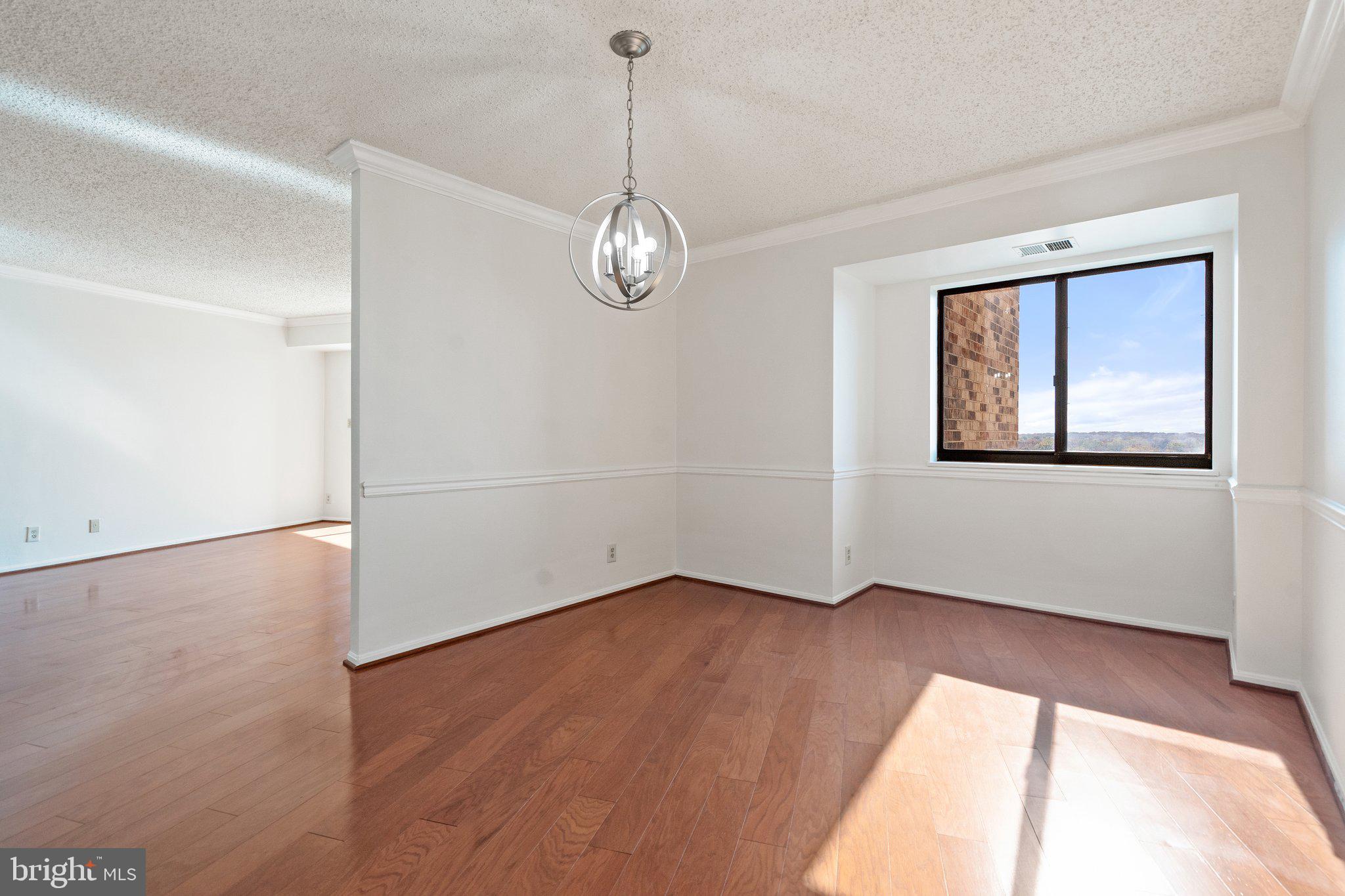 5904 Mount Eagle Dr #1514