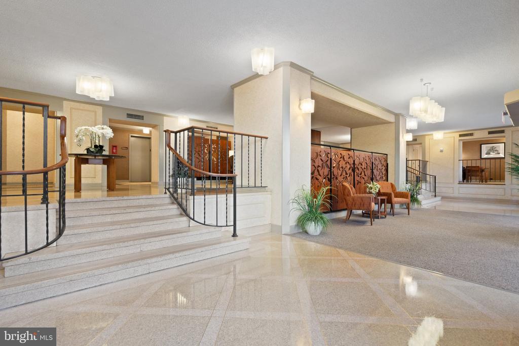 5904 Mount Eagle Dr #1514