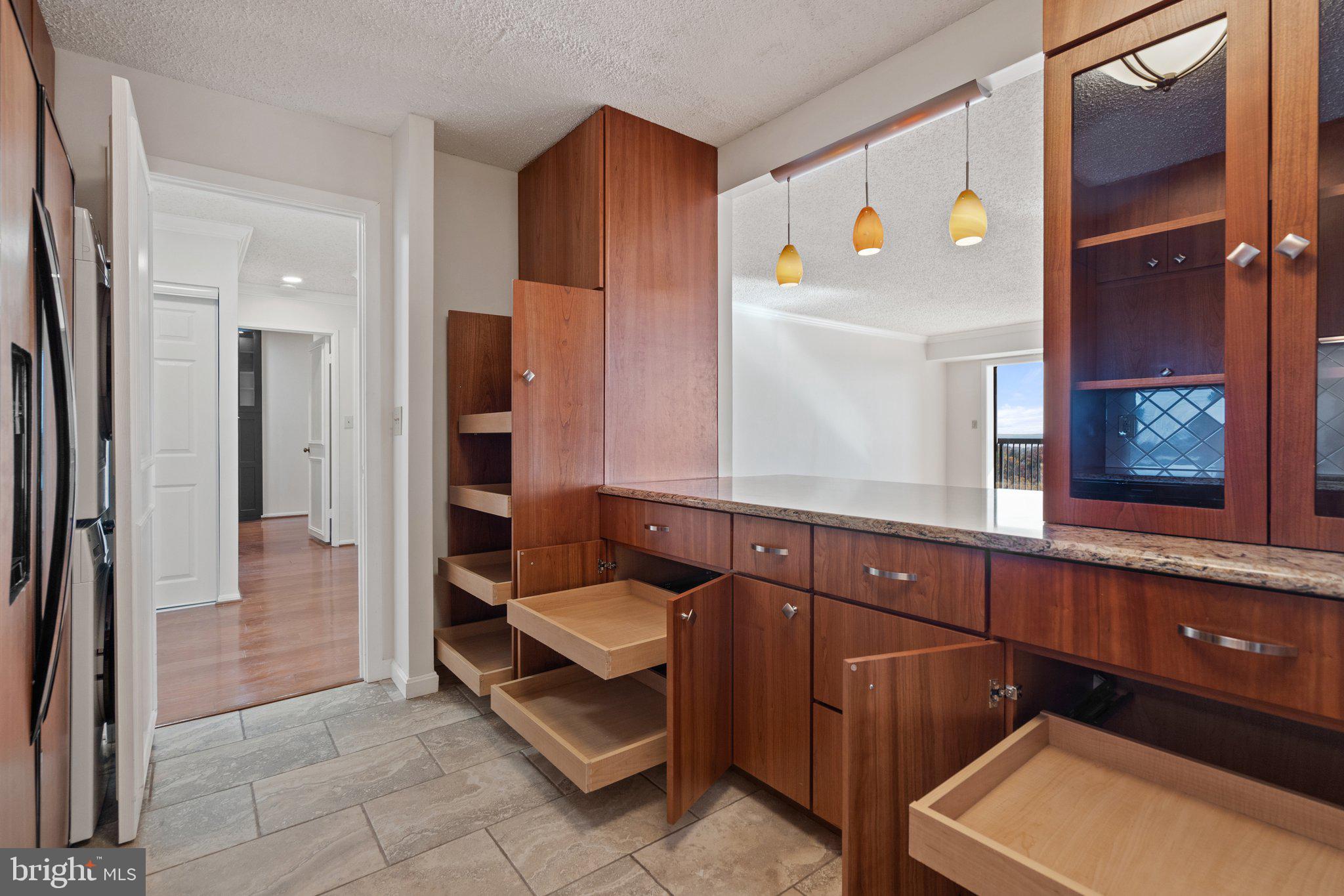 5904 Mount Eagle Dr #1514