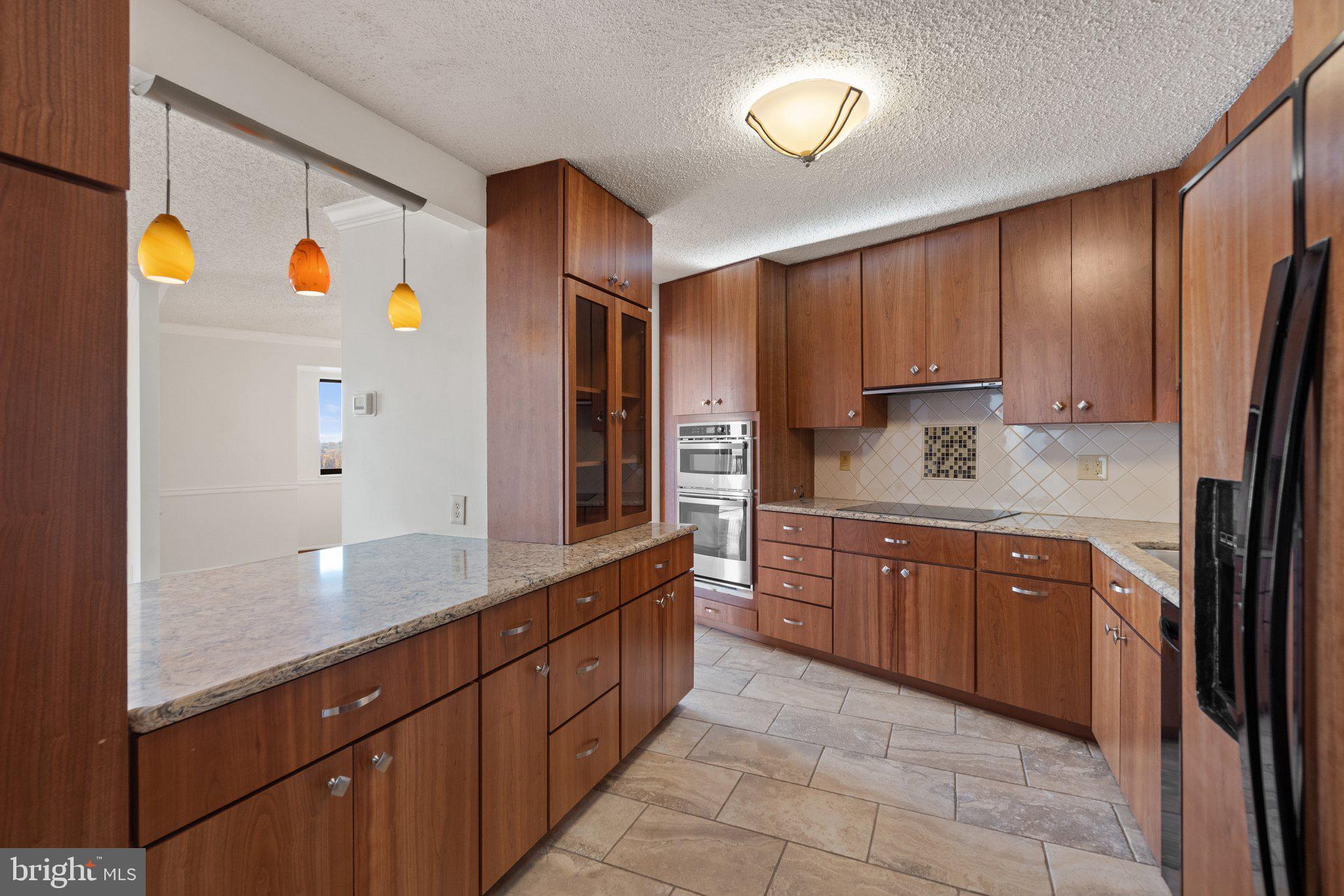 5904 Mount Eagle Dr #1514