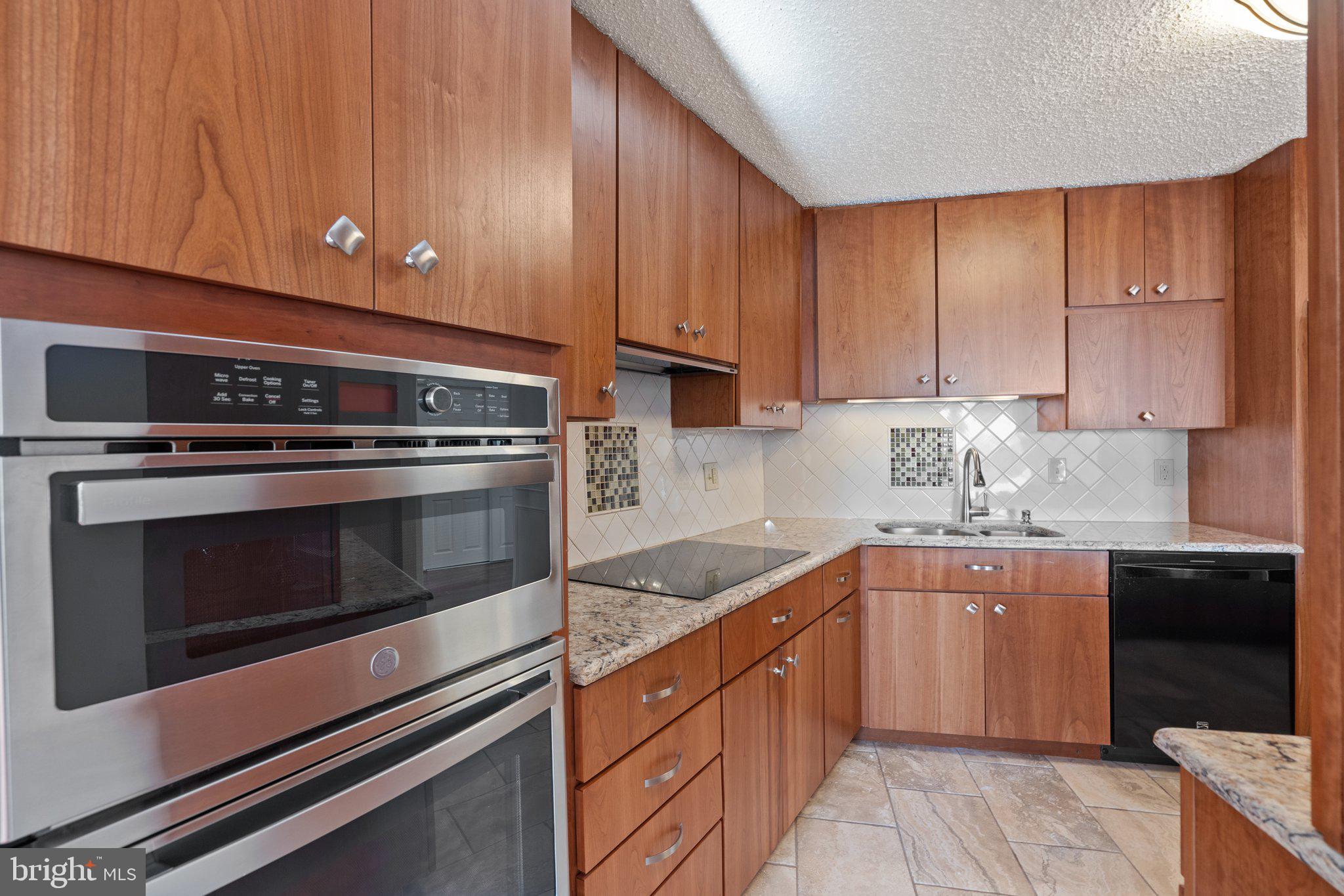 5904 Mount Eagle Dr #1514