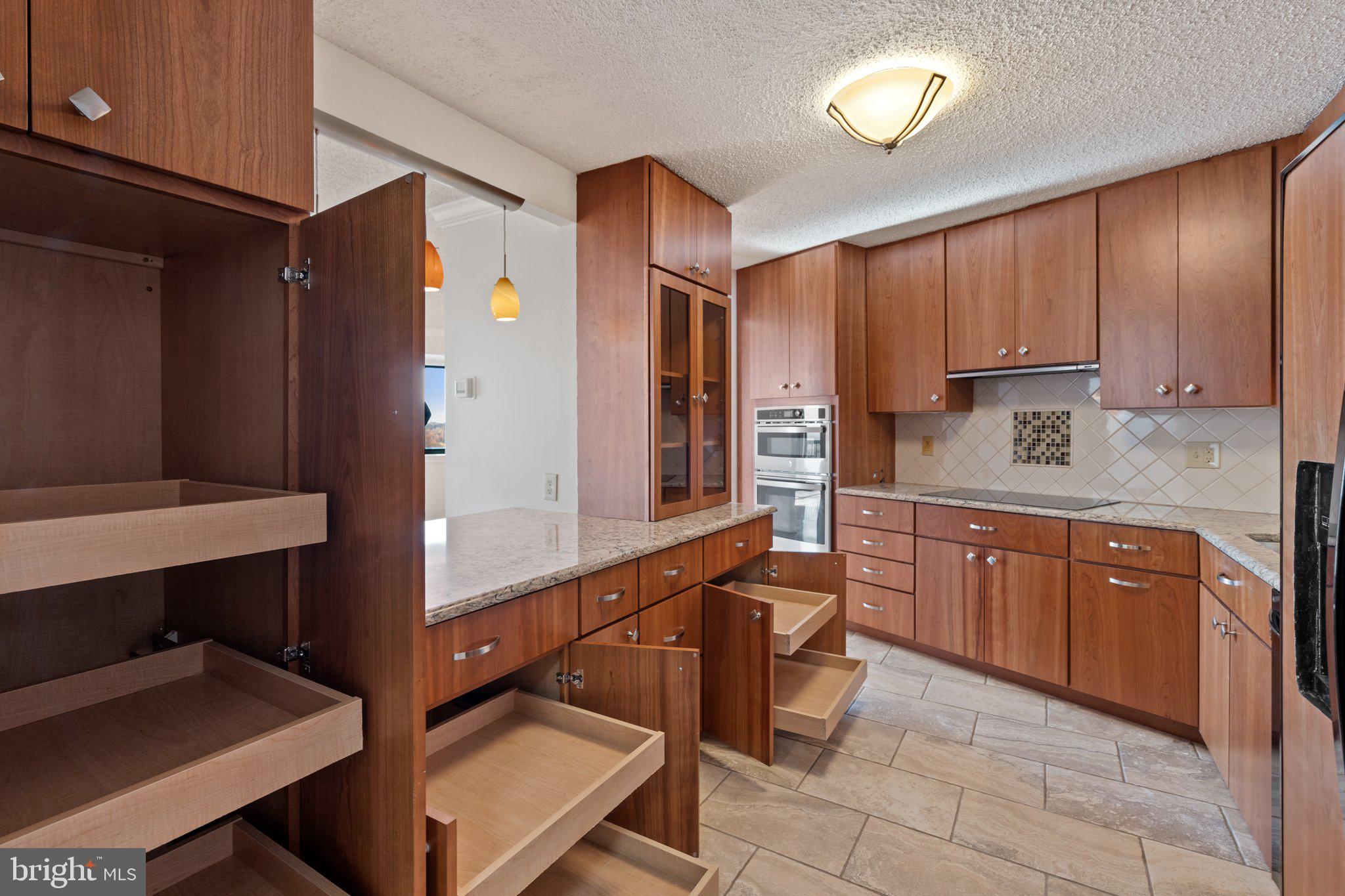 5904 Mount Eagle Dr #1514