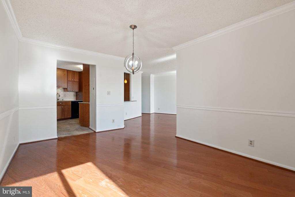 5904 Mount Eagle Dr #1514