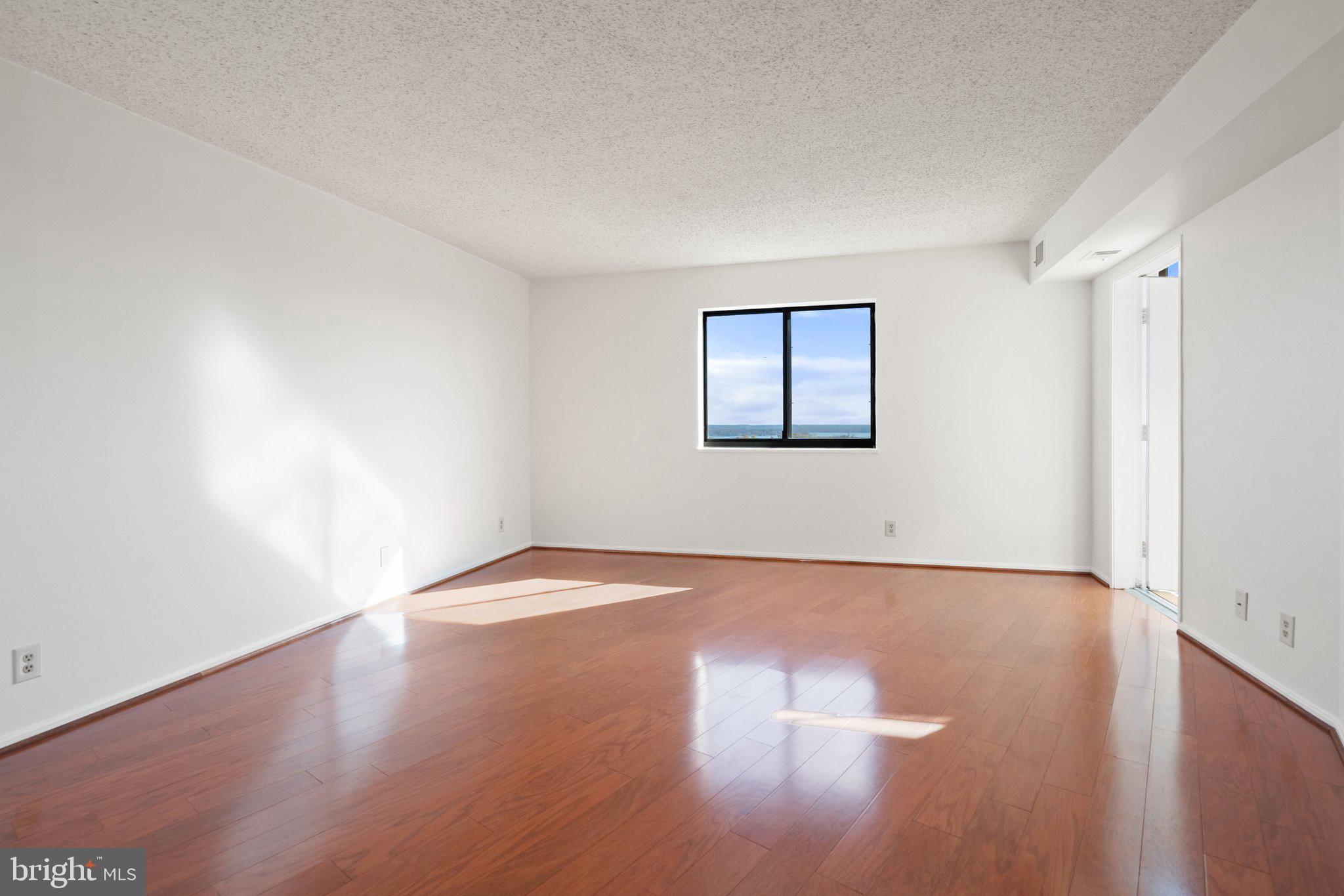 5904 Mount Eagle Dr #1514