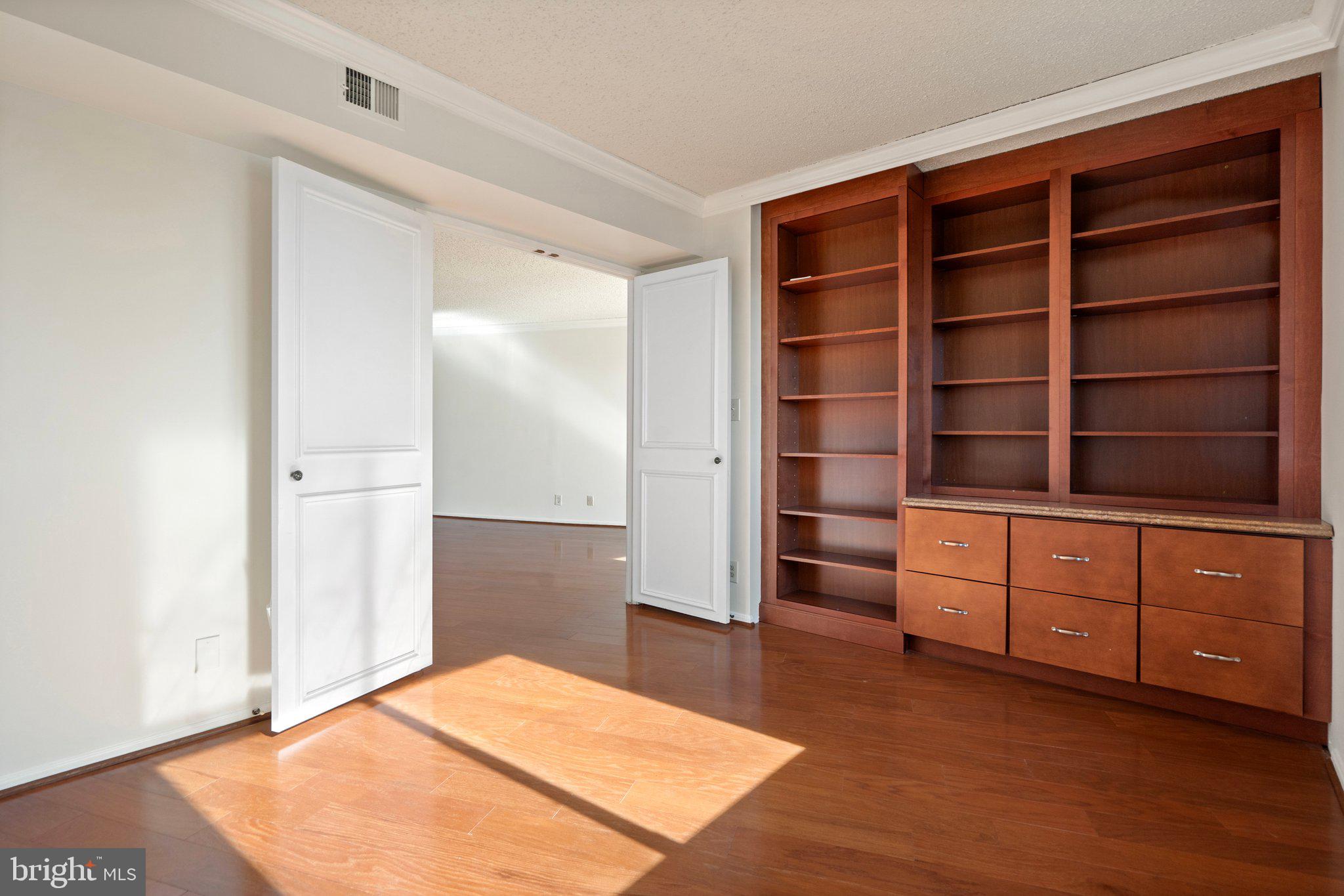 5904 Mount Eagle Dr #1514