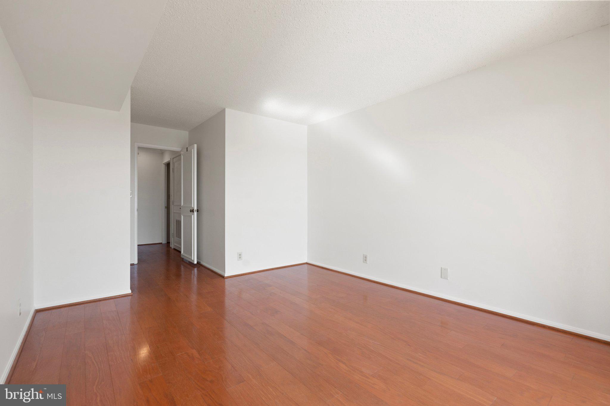 5904 Mount Eagle Dr #1514