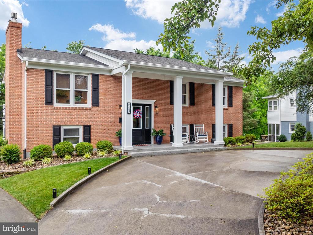 553 Bellview Ave