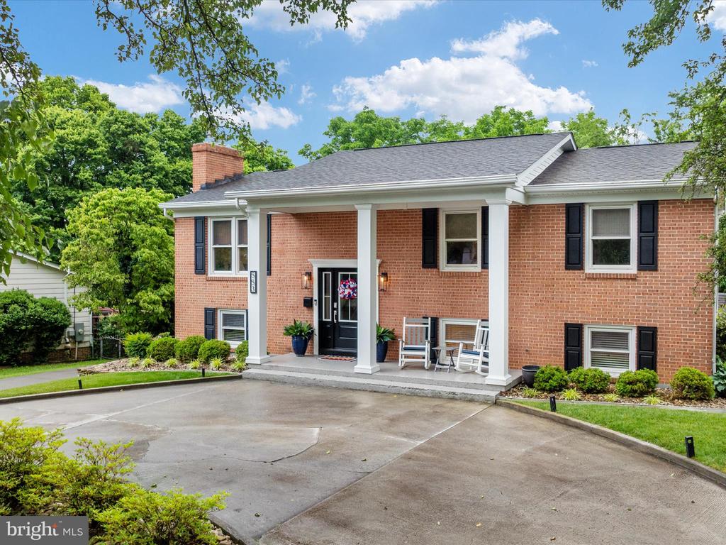 553 Bellview Ave