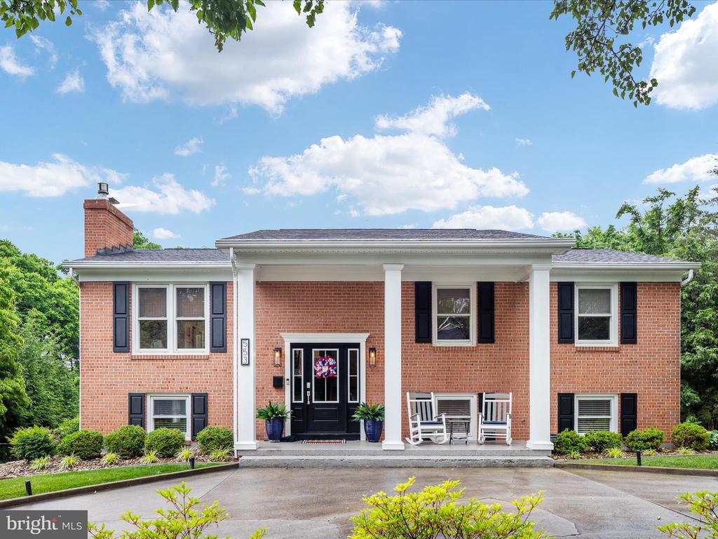 553 Bellview Ave