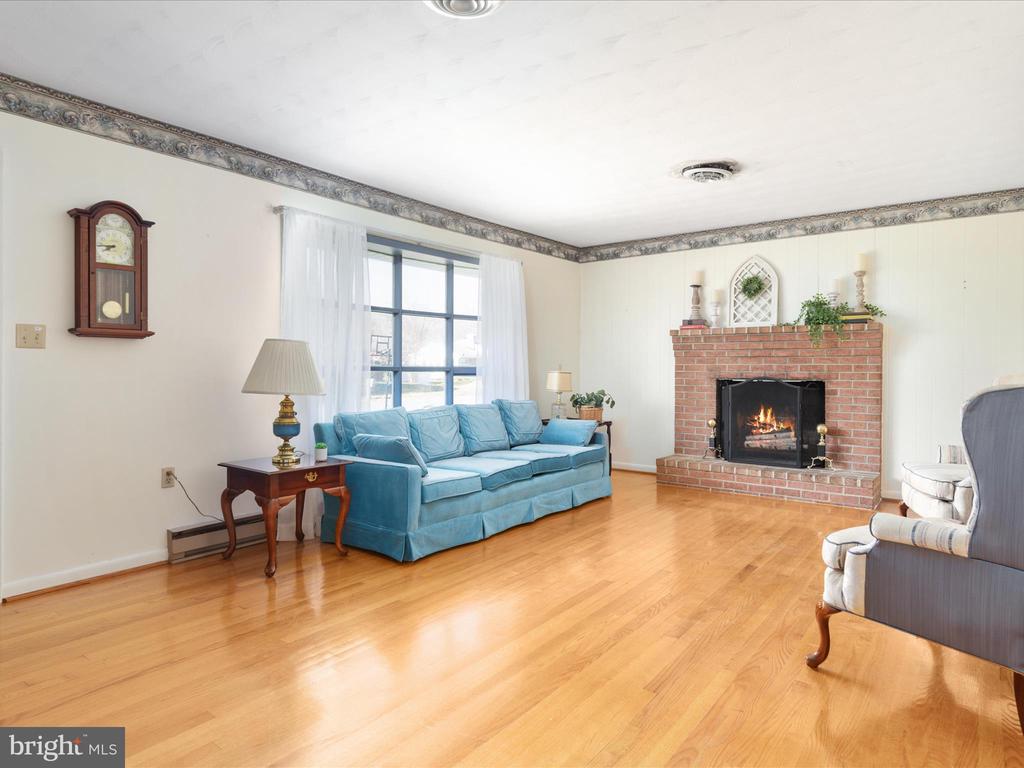 342 Lanny Dr