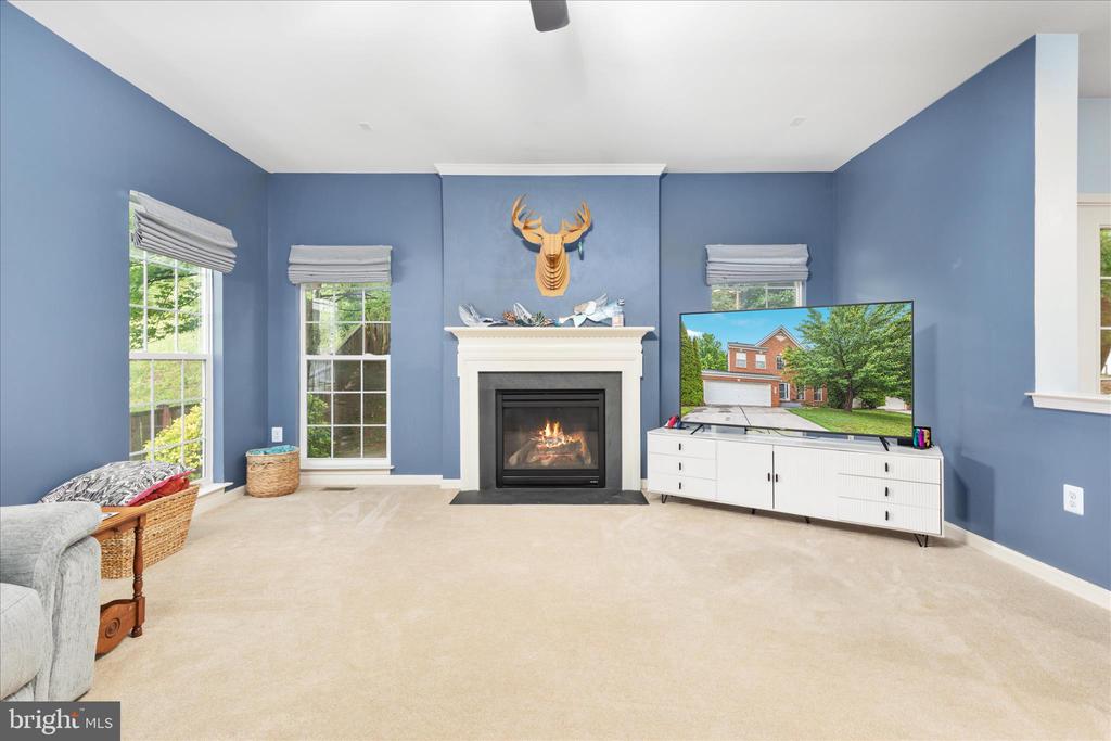 660 BEEHIVE WAY