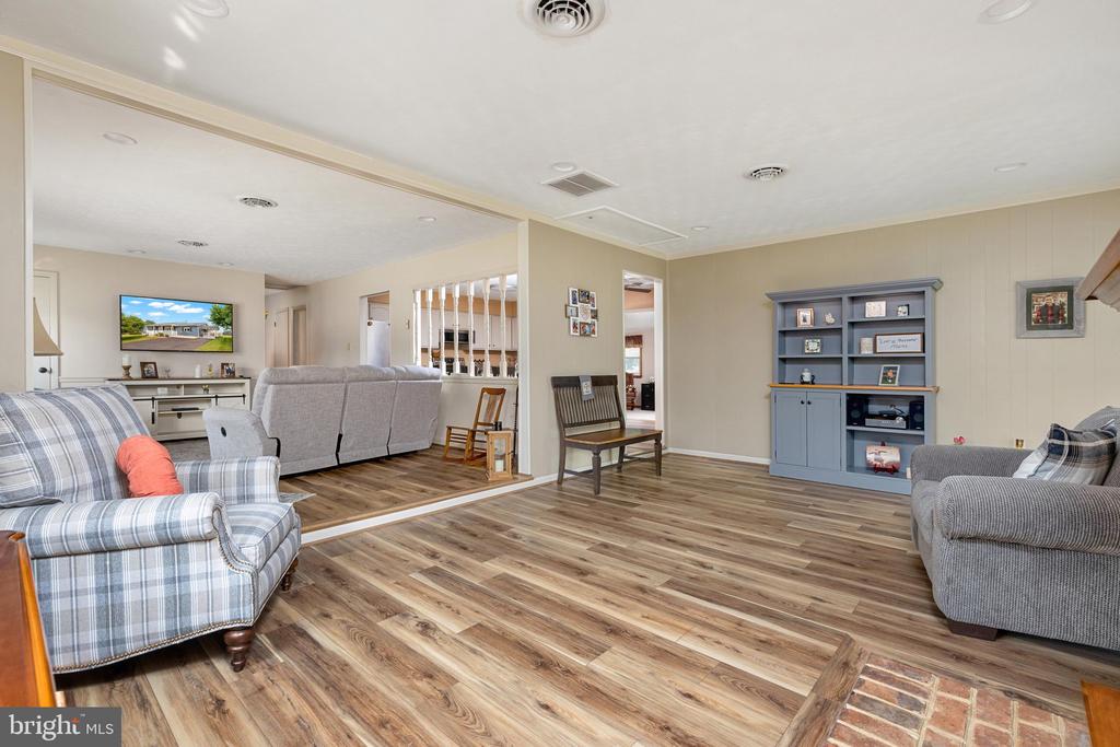 1004 PENNSYLVANIA AVENUE