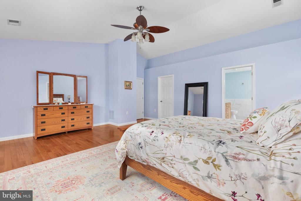 922 WAYNE DRIVE