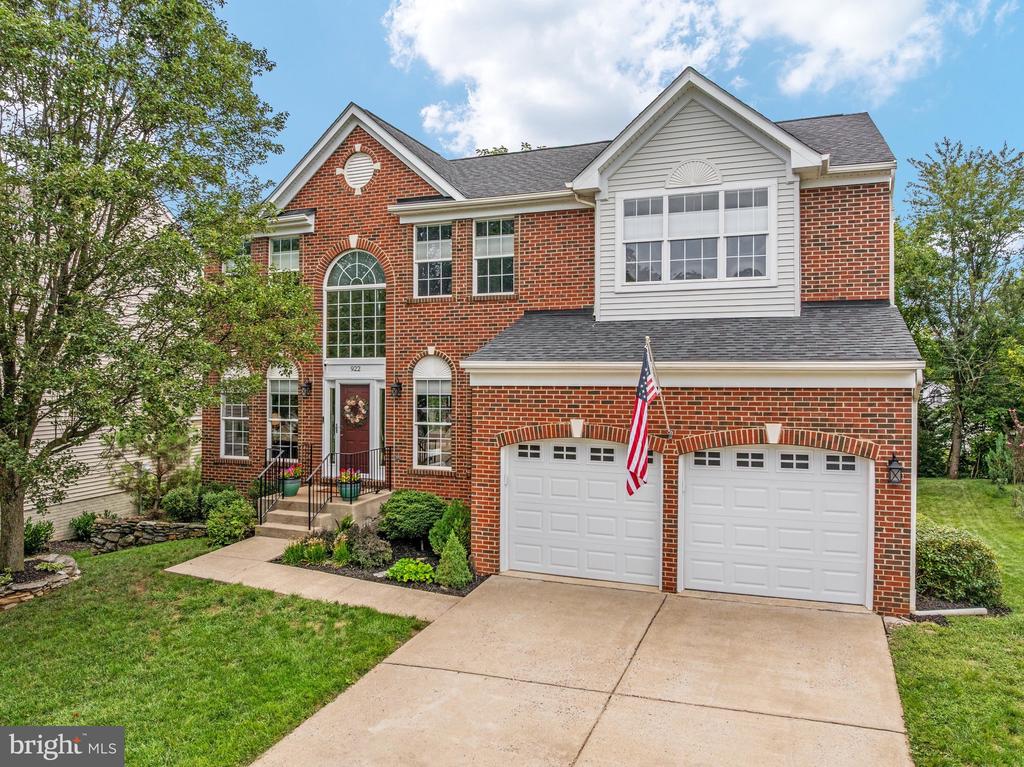922 WAYNE DRIVE