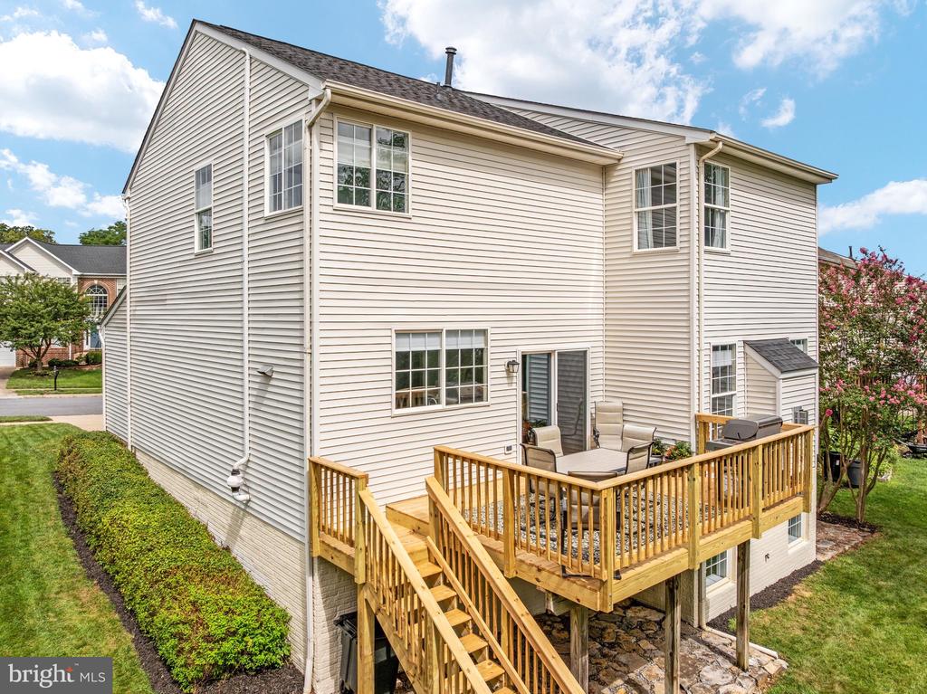 922 WAYNE DRIVE