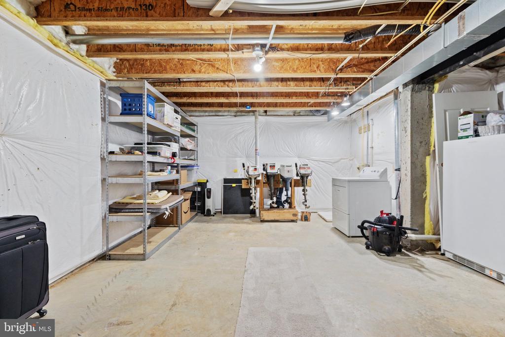 922 WAYNE DRIVE