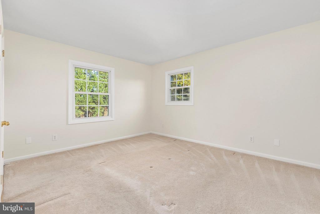 327 RIDGE AVENUE