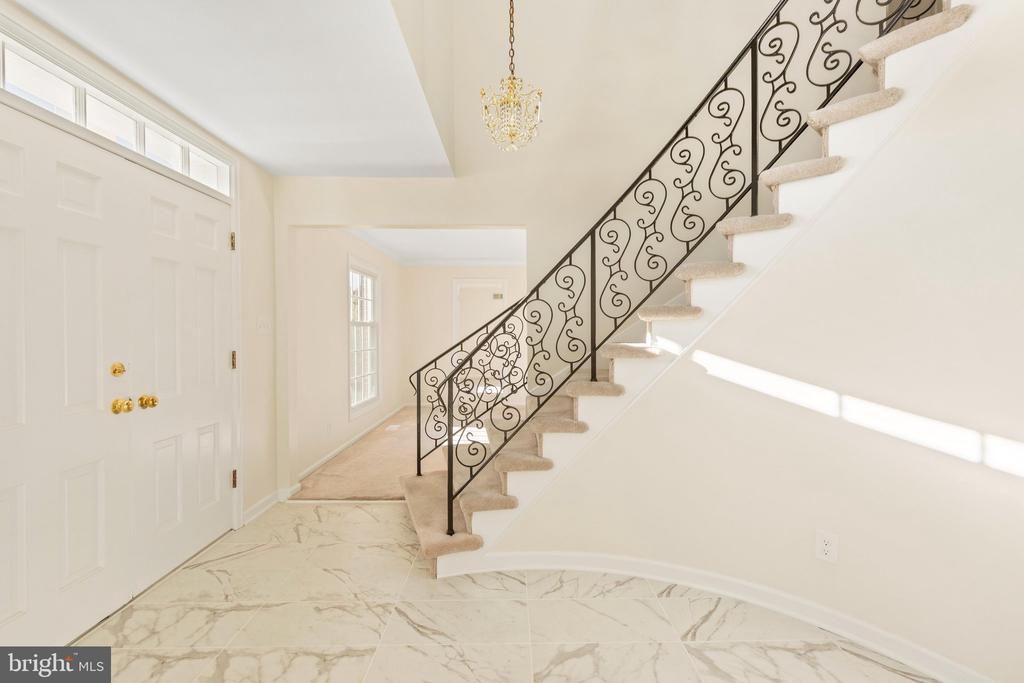 327 RIDGE AVENUE