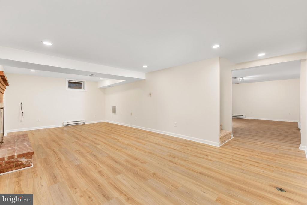 327 RIDGE AVENUE