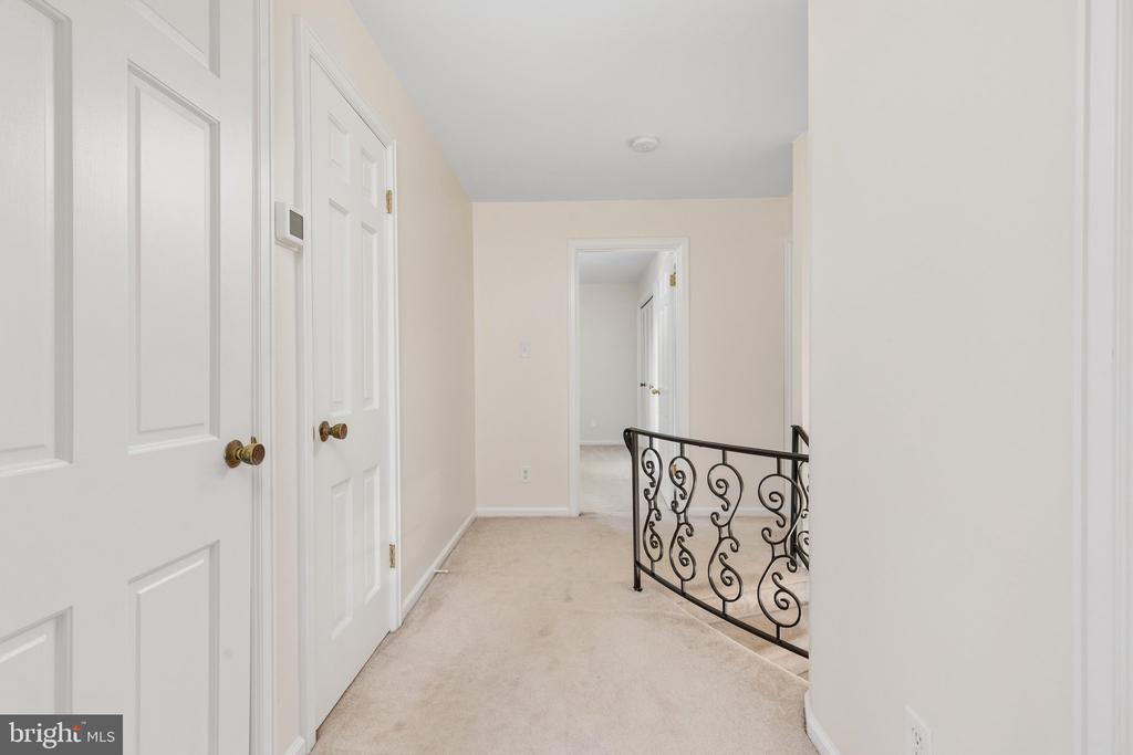 327 RIDGE AVENUE