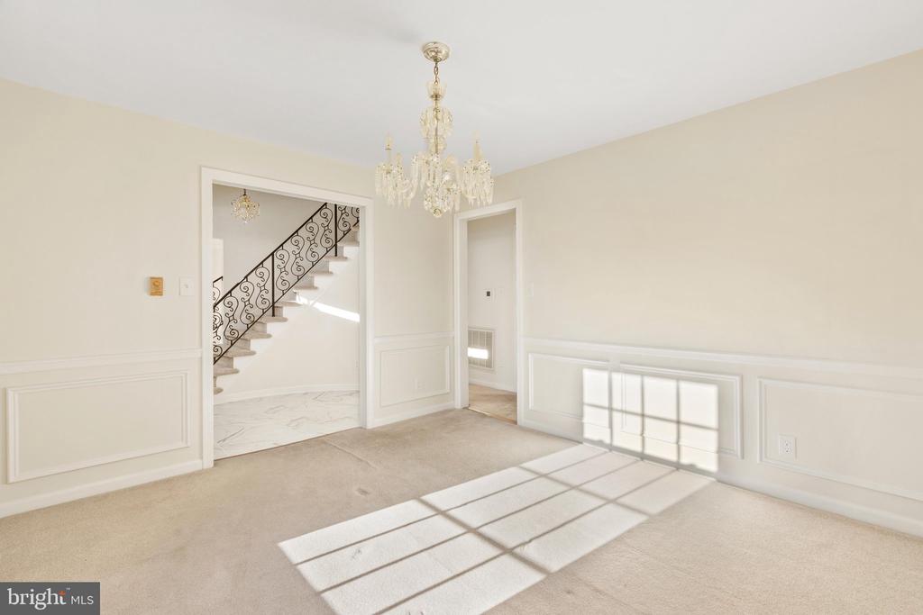 327 RIDGE AVENUE