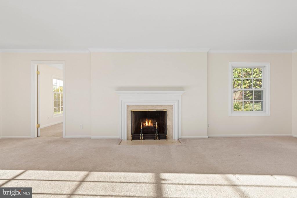 327 RIDGE AVENUE