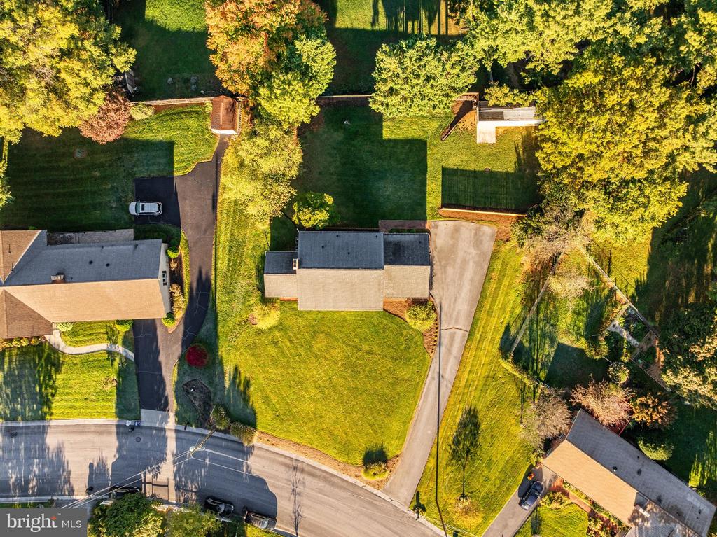 327 RIDGE AVENUE