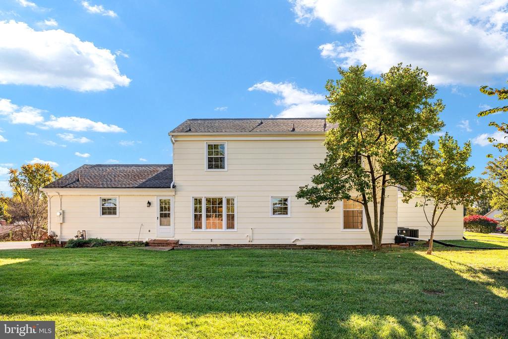 327 RIDGE AVENUE