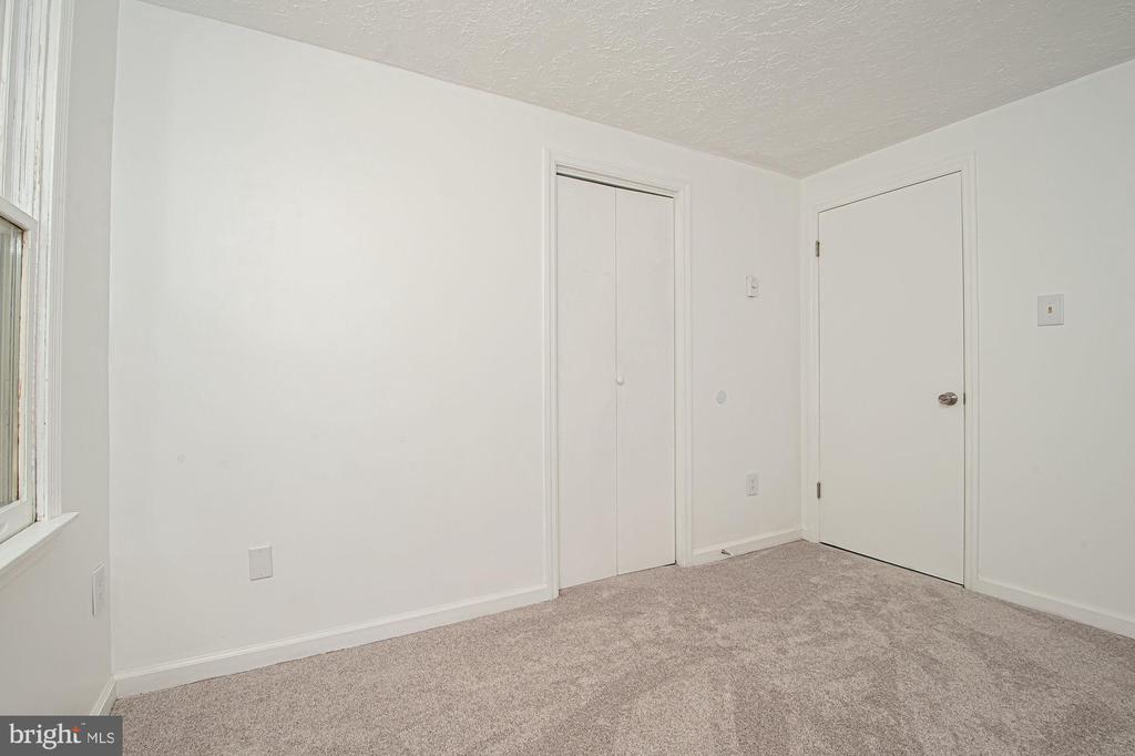302 SUMMIT POINT DRIVE