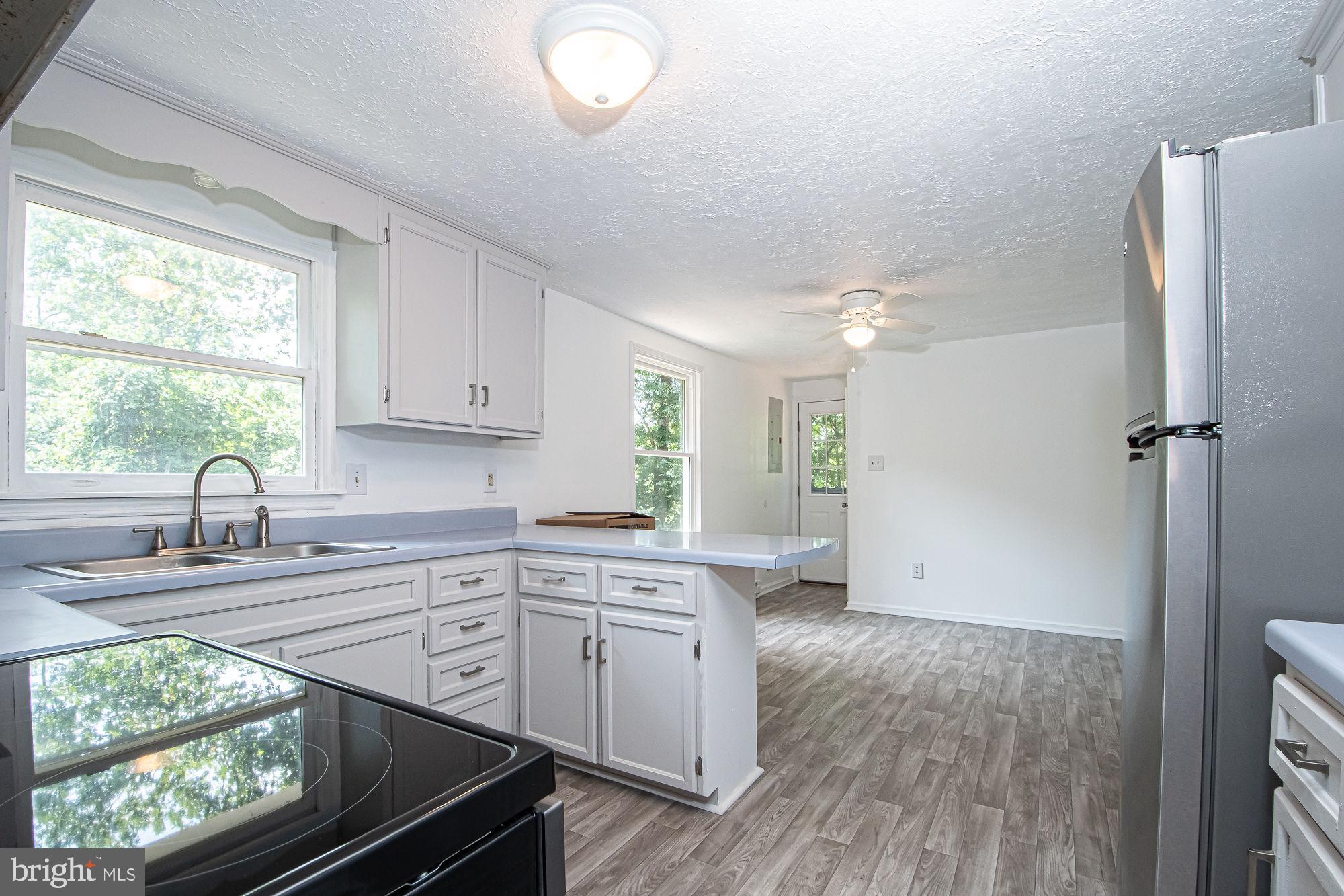 302 SUMMIT POINT DRIVE