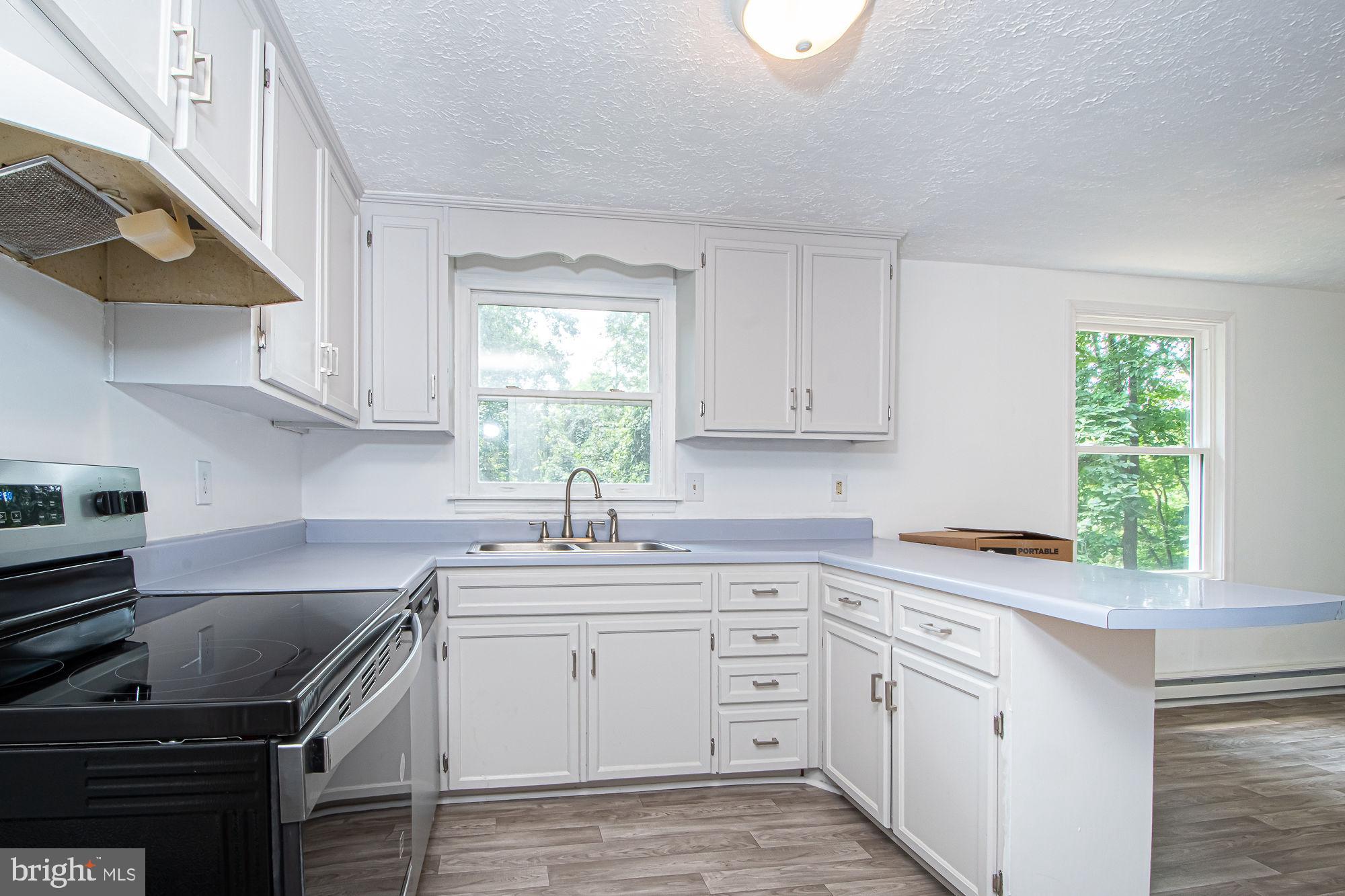 302 SUMMIT POINT DRIVE