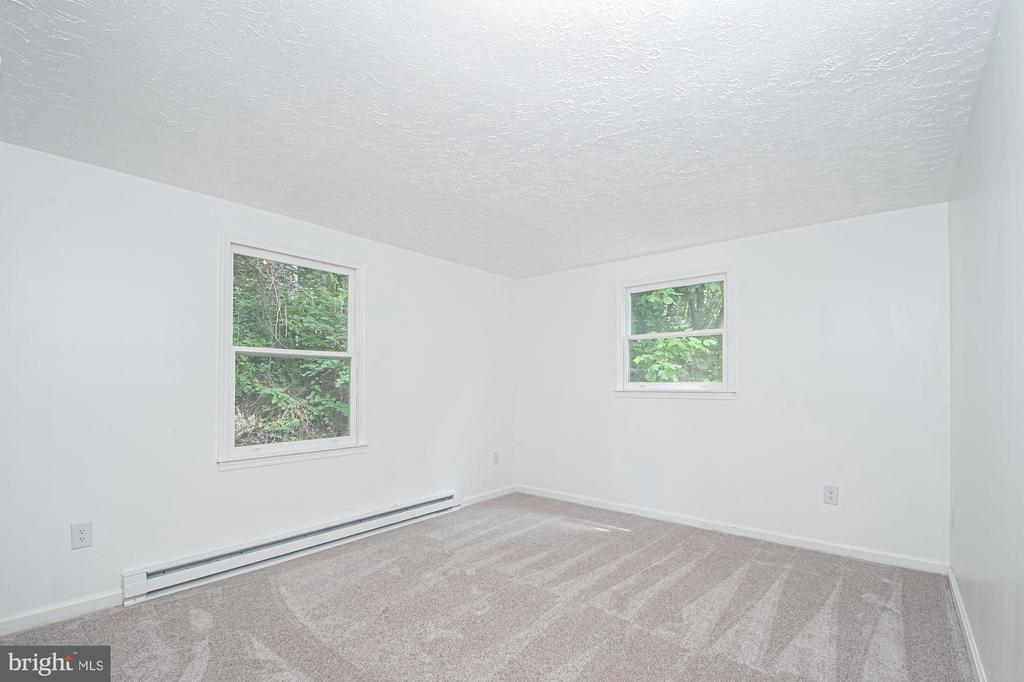 302 SUMMIT POINT DRIVE