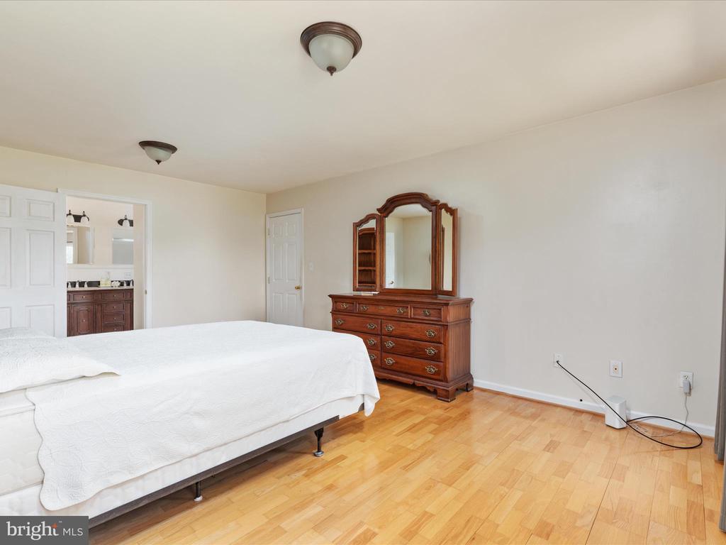 8 Miranda Ct
