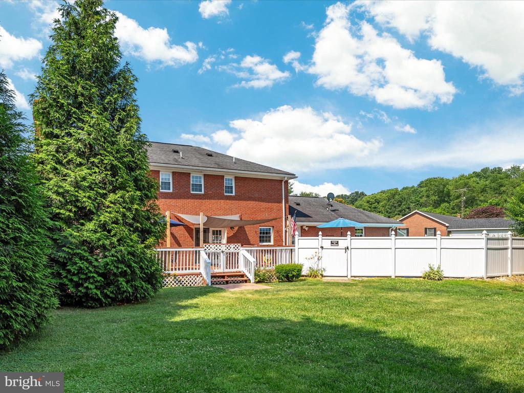 8 Miranda Ct