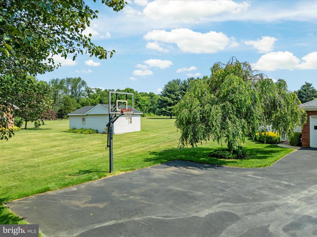 8 Miranda Ct